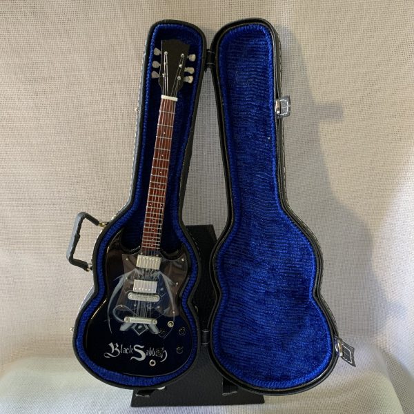 BLACK SABBATH (Gibson SG de TOMMY IOMMI) - Imagen 3