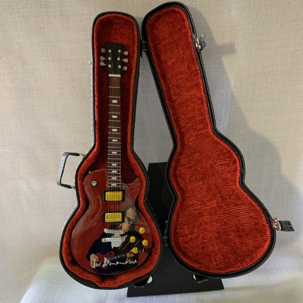 BONAMASSA, JOE (Gibson LES PAUL fondo rojo) - Imagen 4