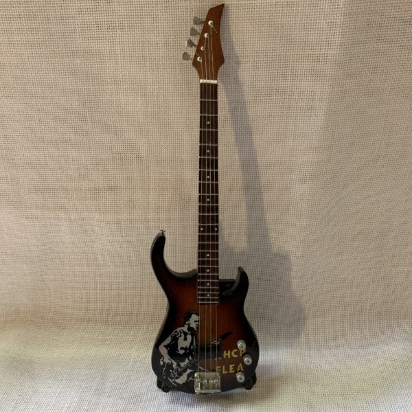 FLEA (Fender Jazz Bass 61 de FLEA-RED HOT CHILI PEPPERS) - Imagen 2
