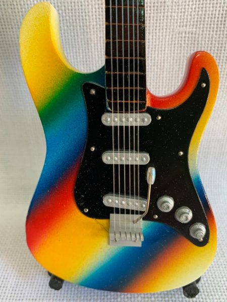 GUITARRA STANDARD LISA Color Arco Iris-Negro