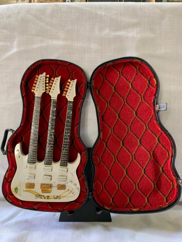VAI, STEVE (Ibanez Triple Mastil) - Imagen 4