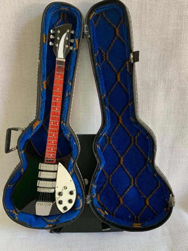 GUITARRA LISA RICKENBACKER 6 Cuerdas-Color Negro-Blanco - Imagen 3
