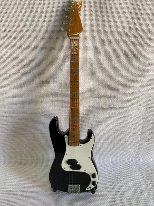 BAJO LISO FENDER-ROCK Color Negro/Blanco - Imagen 2