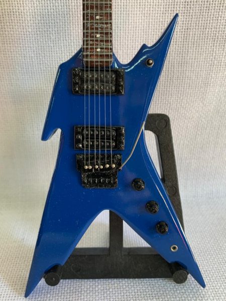 GUITARRA LISA DEAN RAZORBACK Color Azul