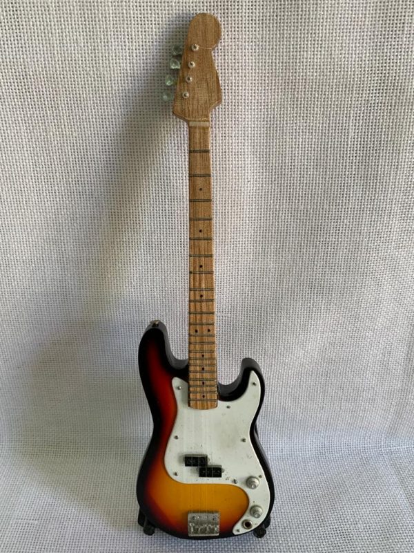 BAJO LISO FENDER-ROCK Color Madera/Blanco - Imagen 2