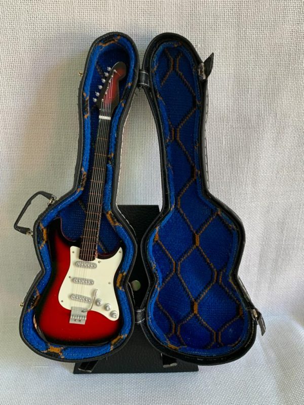 GUITARRA STANDARD LISA Color Rojo-Blanco - Imagen 3