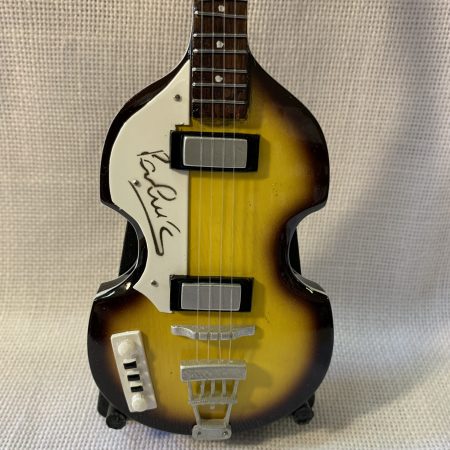 McCARTNEY, PAUL (Bajo Hofner-Violin)