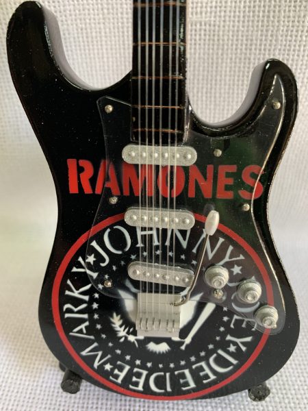 RAMONES (Standard)