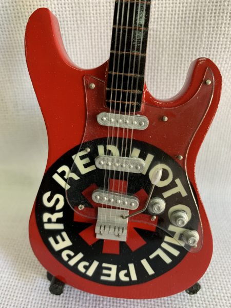 RED HOT CHILLI PEPPERS (Standard)