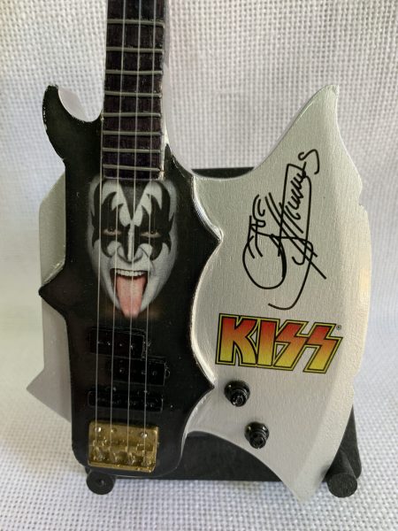 SIMMONS, GENE (Bajo Axe de GENE SIMMONS-KISS)