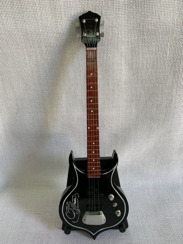 SIMMONS, GENE (Bajo Punisher de GENE SIMMONS-KISS) - Imagen 2