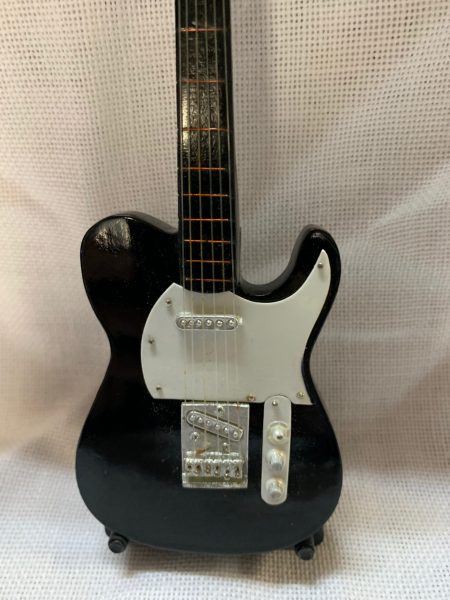 GUITARRA LISA FENDER TELECASTER Color Negro-Blanco / Tamaño Standard