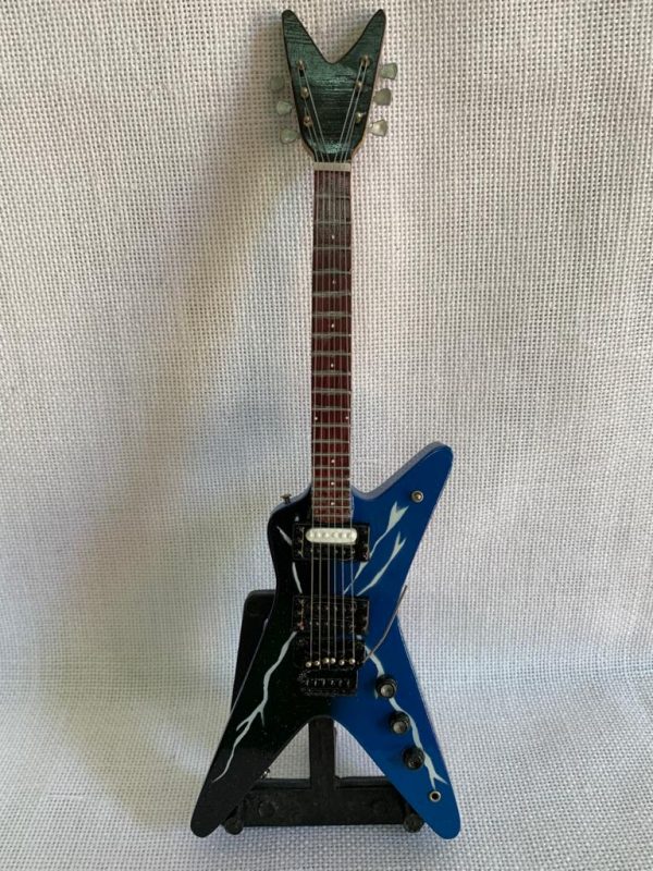 GUITARRA LISA DEAN FROLN HELL Color Azul Con Rayos - Imagen 2