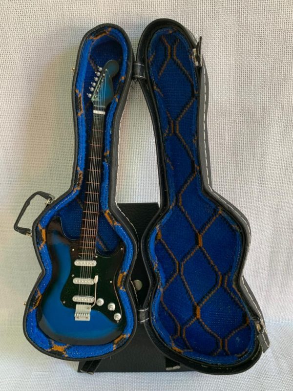 GUITARRA STANDARD LISA Color Azul-Negro - Imagen 3