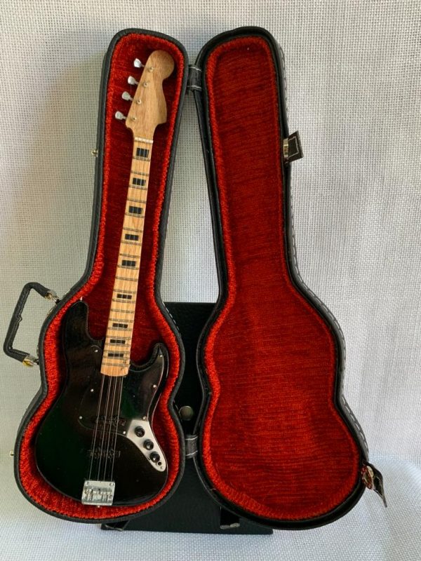 BAJO LISO FENDER JAZZ Color Todo Negro - Imagen 4