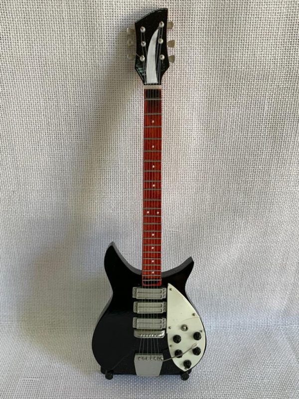 GUITARRA LISA RICKENBACKER 6 Cuerdas-Color Negro-Blanco - Imagen 2