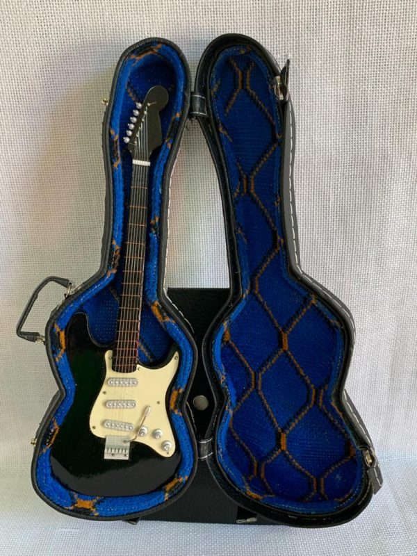 GUITARRA STANDARD LISA Color Negro-Blanco - Imagen 3