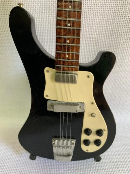 BAJO LISO RICKENBACKER