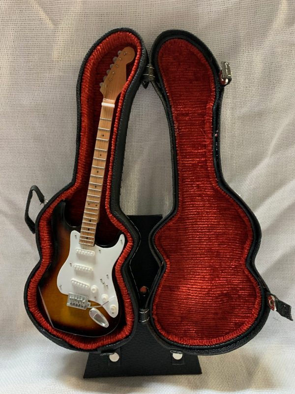 GUITARRA LISA FENDER STRATOCASTER Color Madera-Blanco - Imagen 4
