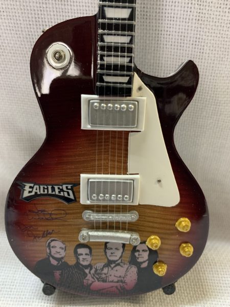 EAGLES (GLP de Don Felder) con las firmas de Don Felder y Joe Walsh