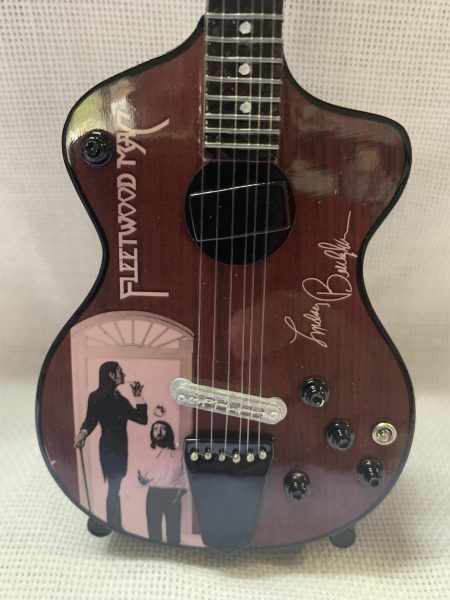 FLEETWOOD MAC - Guitarra TURNER MODEL 1 de LINDSEY BUCKINGHAM