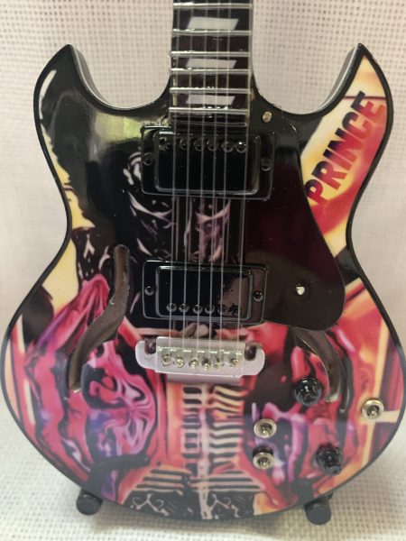 PRINCE - Guitarra VOX HDC-77