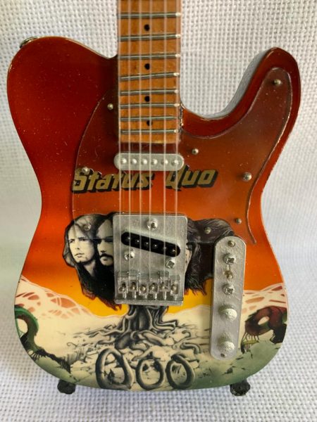 STATUS QUO (Fender Telecaster de FRANCIS ROSSI)